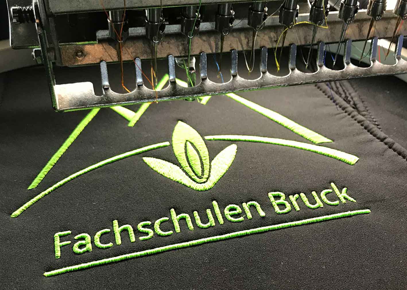 Fachschulen_Bruck_stickerei Fachschule Bruck Stickerei