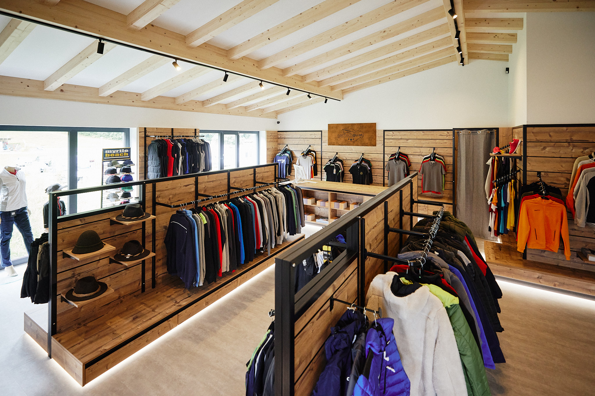 Showroom_modern Workwear und Textilien zum Probieren